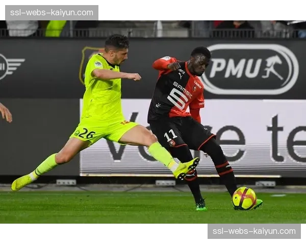 法甲联盟提议，下赛季起将每场比赛替补席球员人数从9人恢复至12人