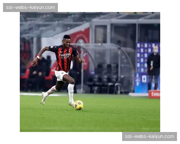 AC米兰公布对阵罗马大名单，莱奥伤愈回归进入替补席